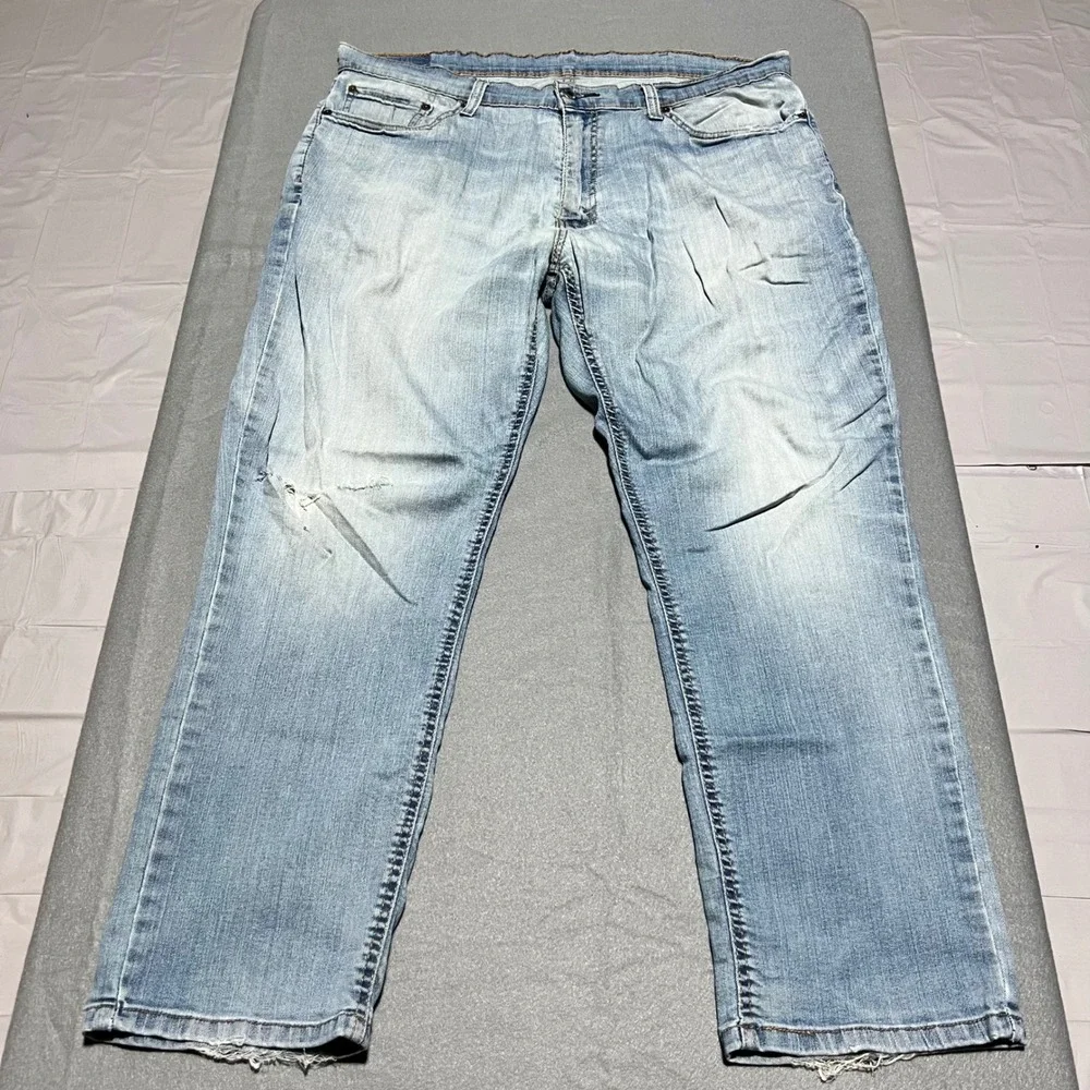 Levis 541 Athletic Taper Jeans Mens 38x30 Light Wash Distressed Blue 18181-0026